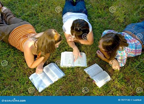 student fornhub|HUB Student • Online Bible Study for Youth Groups.